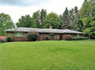 1529 Fisher Dr, Hubbard, OH 44425
