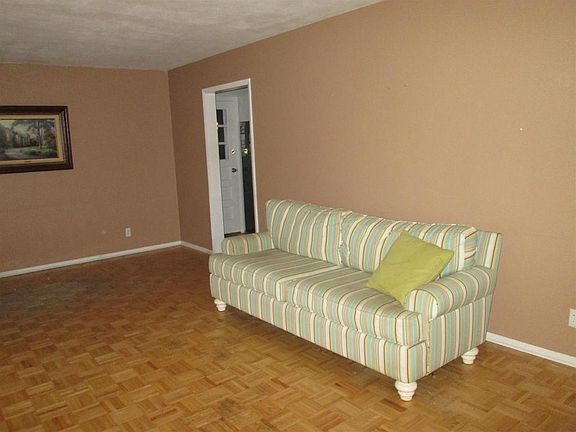 2nd image of 18260 Brightlingsea Pl