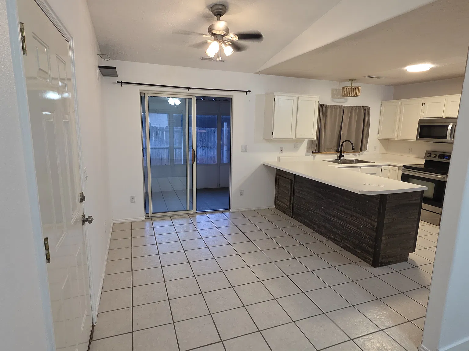 3 bed, 1012 sqft, $1,800 — Photo 4
