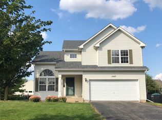 1427 Waterford Rd, North Aurora, IL 60542