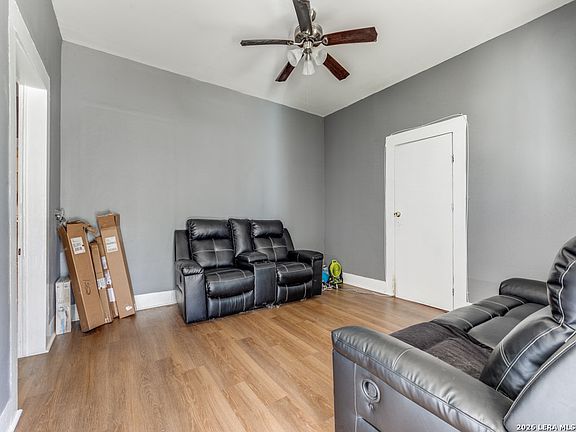 5th image of 311 Cottonwood