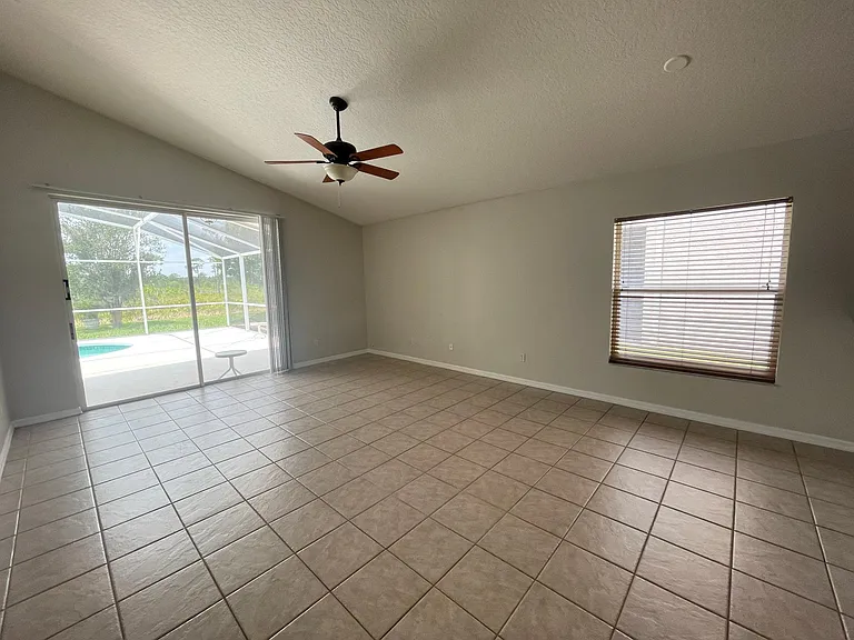5247 Marbella Isle Dr — Photo 9