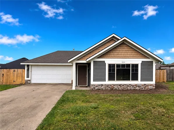 1640 Whirlaway Ln, Prairie Grove, AR 72753