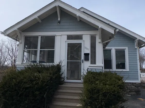 1045 Cooke St, Waterbury, CT 06704