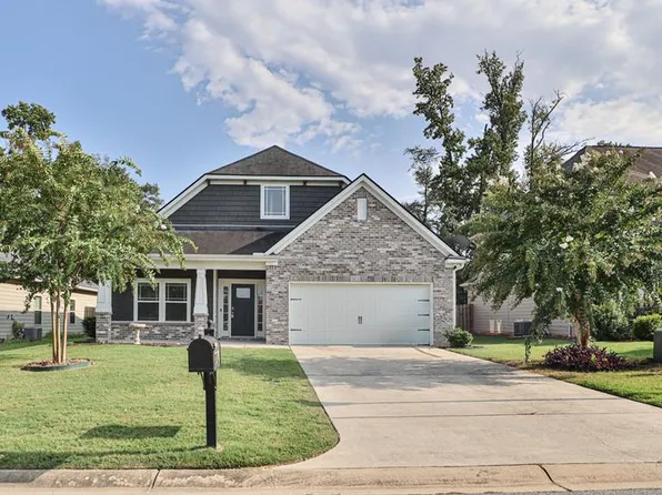 116 Southern Oaks Dr, Smiths Station, AL 36877