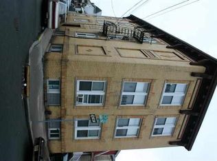 18 E 17th St APT 3R, Bayonne, NJ 07002