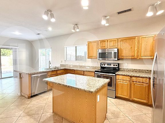 4th image of 1122 W Wildhorse Dr