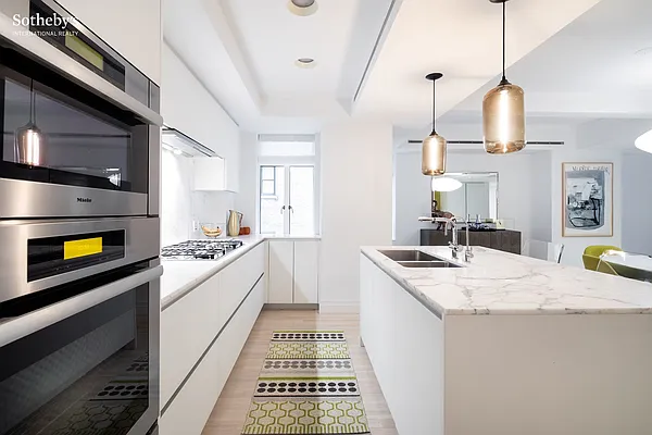 Sold by Sotheby's International Realty | media 3