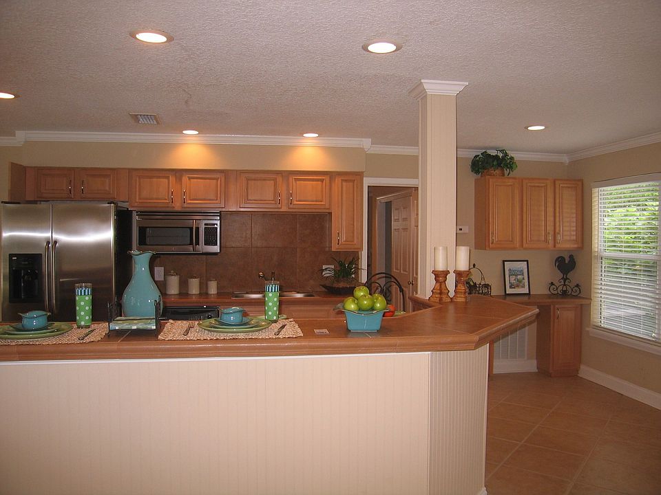 Large open floor plan with brand new ktichen and stainless appliances