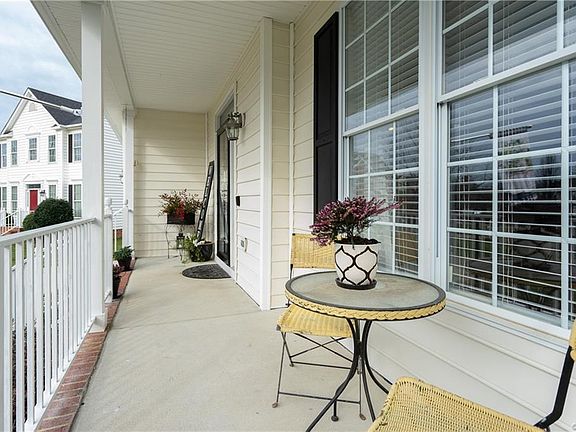 3rd image of 11026 Seward Way