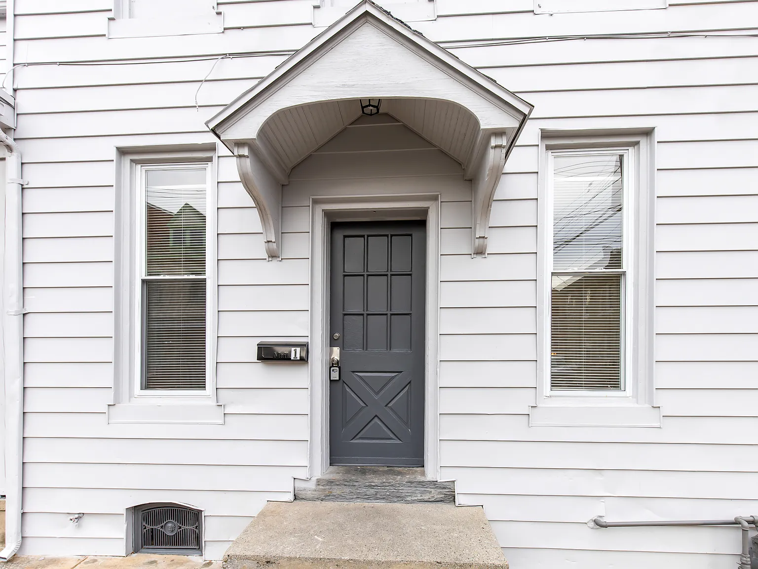 3 bed, $1,400 — Photo 1