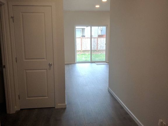 3rd image of 7046 Tahoe Drive SE