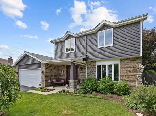 1532 Whitehall Ct, Batavia, IL 60510