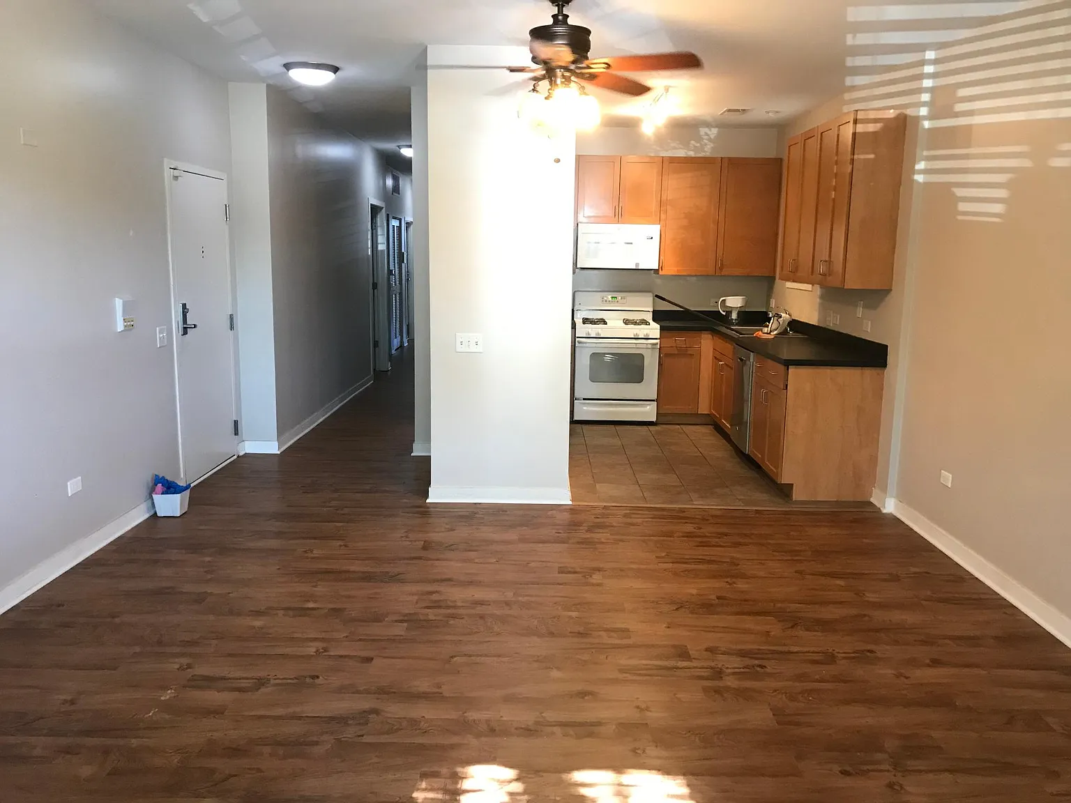 3 bed, 1500 sqft, $1,100 — Photo 3