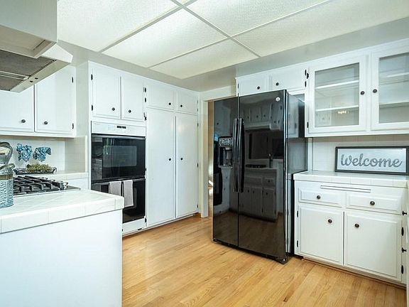 2nd image of 3620 Valle Vista Dr