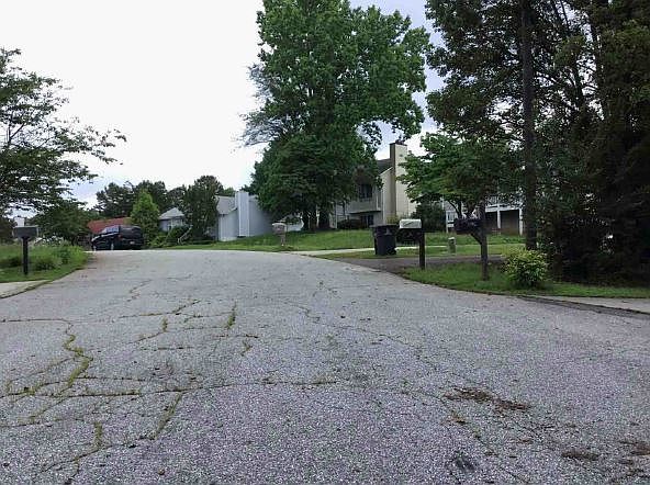 2nd image of 1620 Caspian Way Ln