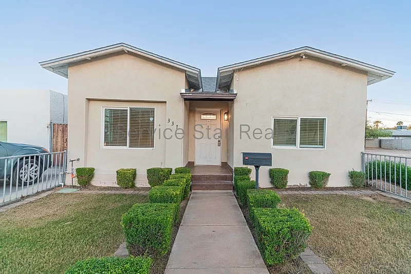 4 bed, 2.0 bath, 1100 sqft, $1,400 — Photo 3