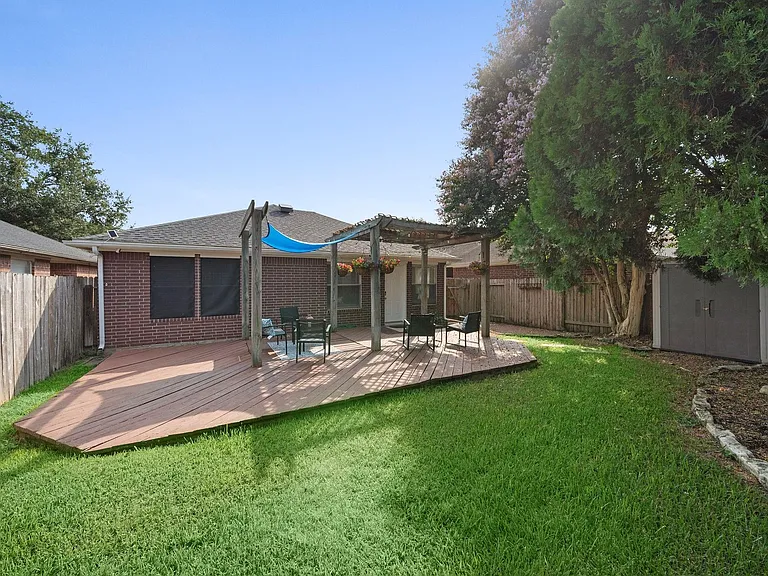 18315 Beaverdell Dr — Photo 14