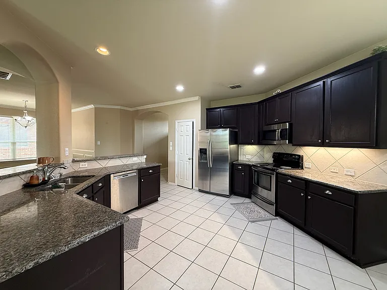 14629 Crystal Lake Dr — Photo 3