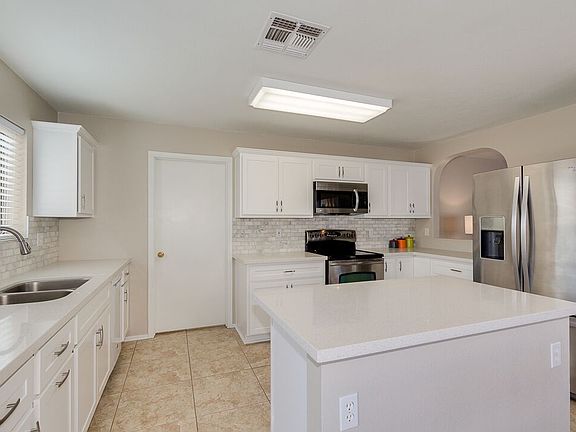 2nd image of 10533 W Foothill Dr