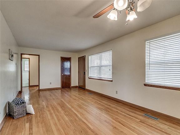 5th image of 305 Yukon Ave