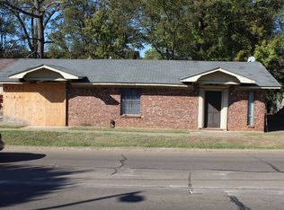 116 W 6th St, Hope, AR 71801