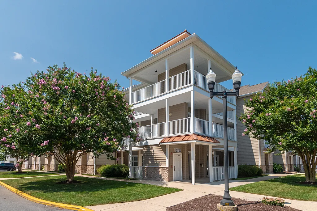 3 bed, 1477 sqft, $2,450 — Photo 3