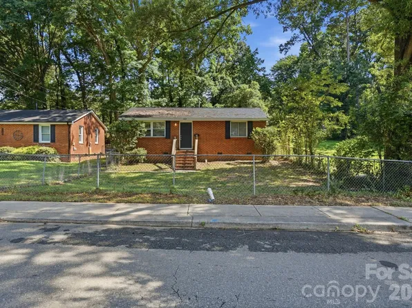 1805 Purser Dr, Charlotte, NC 28215