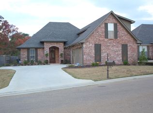 13 Enclave Cir, Ridgeland, MS 39157