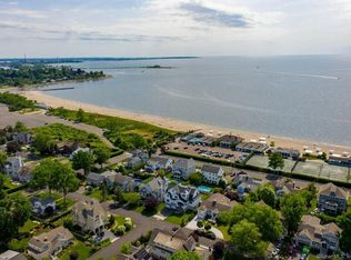 73 Carlynn Dr, Fairfield, CT 06824