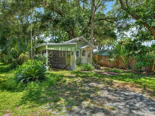 2 Alley A, Yankeetown, FL 34498