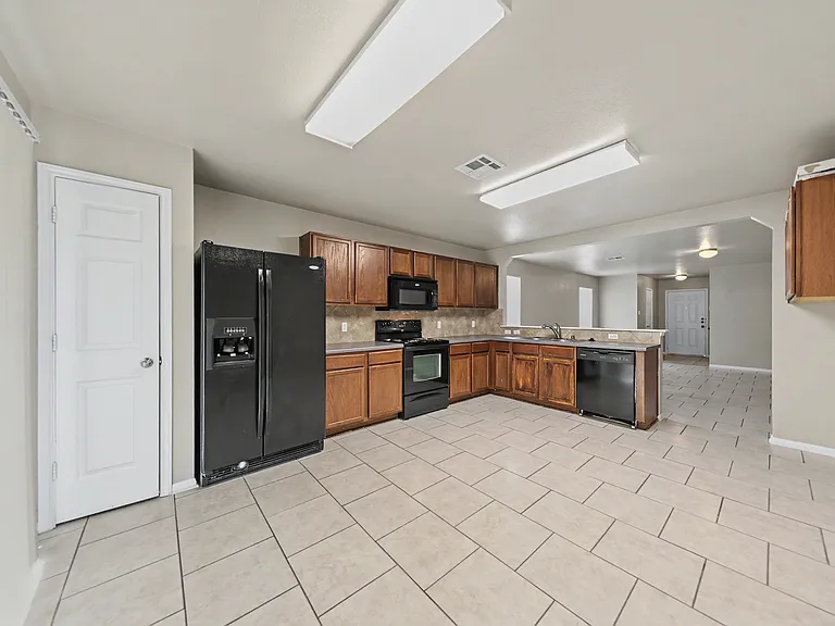 25 Avrshire Ln — Photo 5