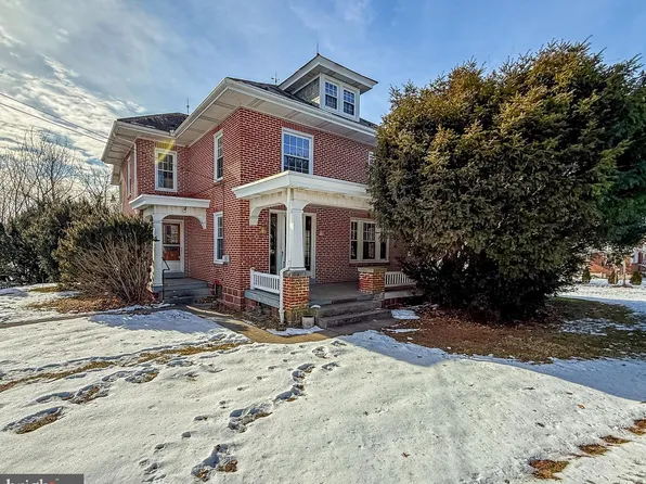 169 W Main St, Reinholds, PA 17569