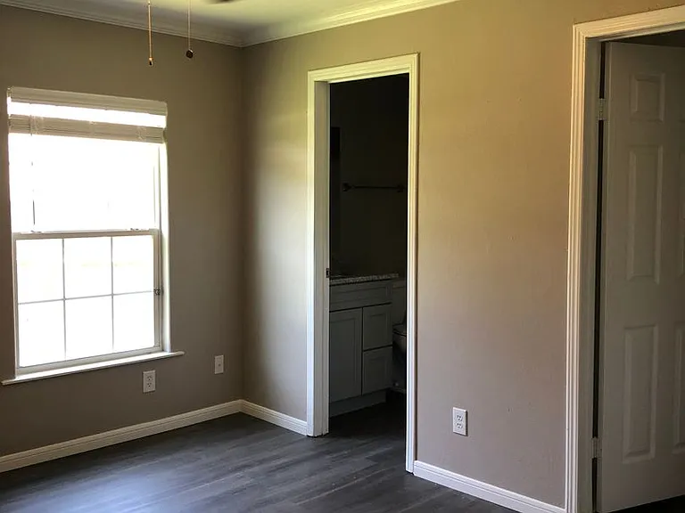 109 Varsity Dr — Photo 21