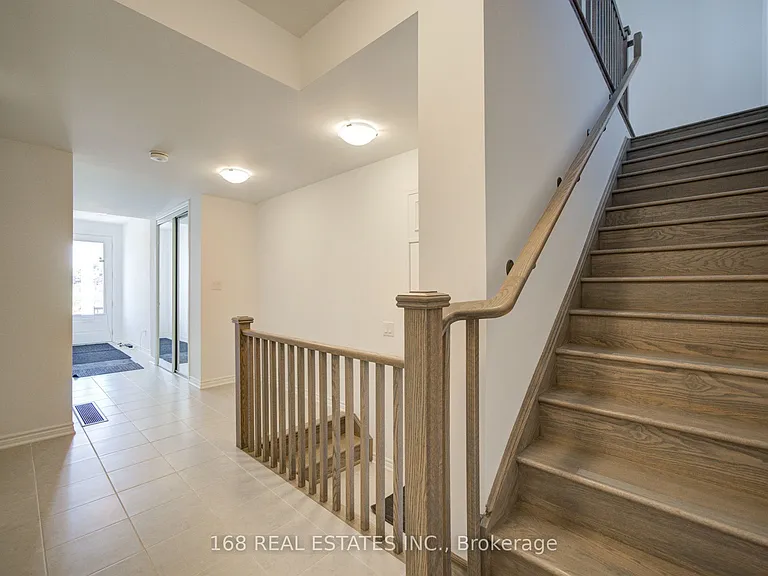 44 Azure Dr — Photo 6