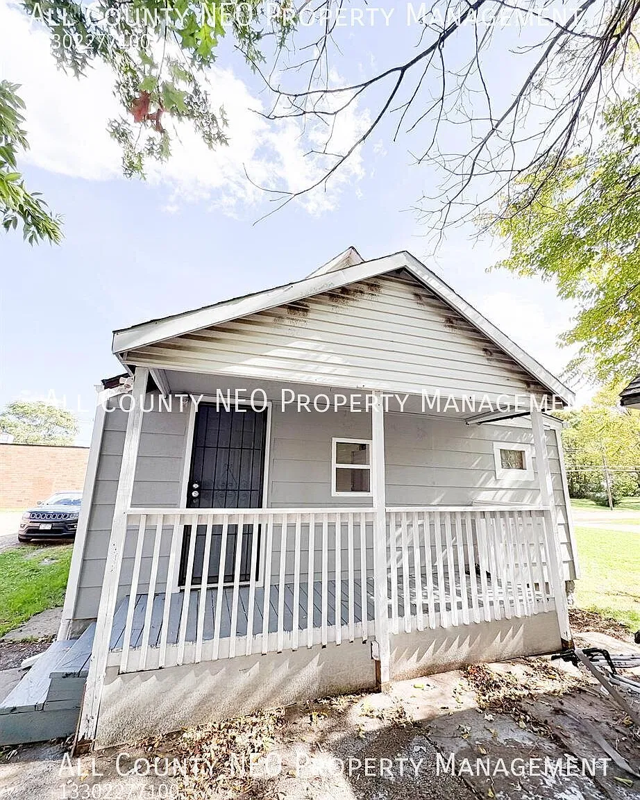 Newly renovated 3-bedroom, 1-bath home in Akron! — Photo 1