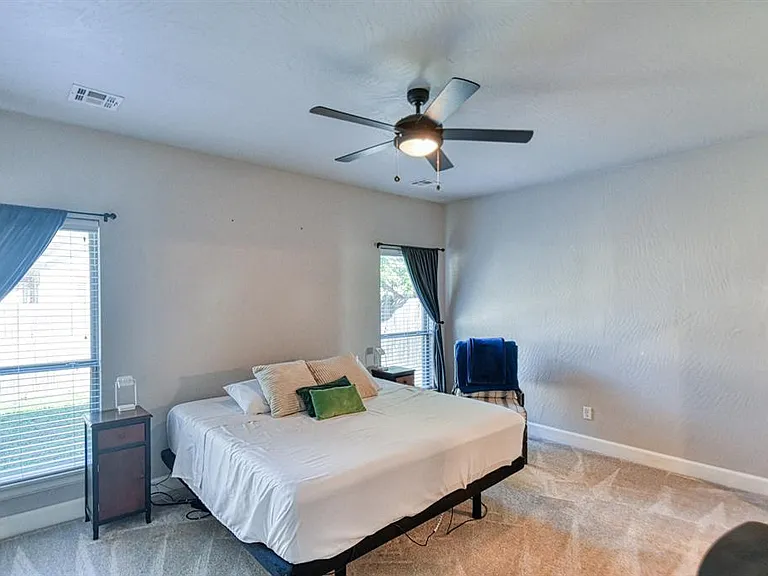 2325 Rivercross Ct — Photo 17