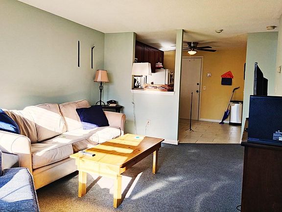3rd image of 549 Pine St APT 15