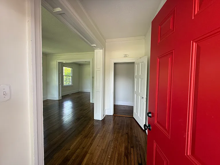 446 Stanley Ave — Photo 3