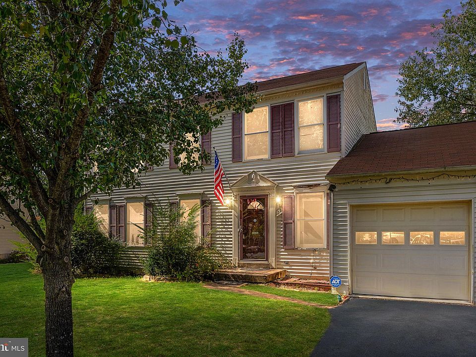 1st image of 24 Snow Meadow Ln