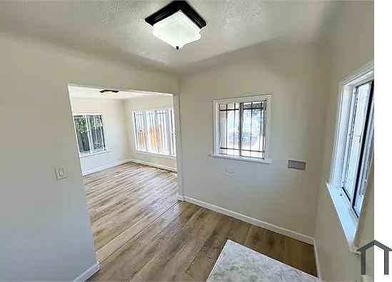 2915 W Florence Ave — Photo 7