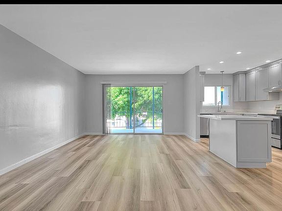 2nd image of 913 Victor Ave APT 4