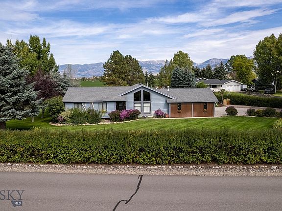 4th image of 585 Painted Canyon Dr