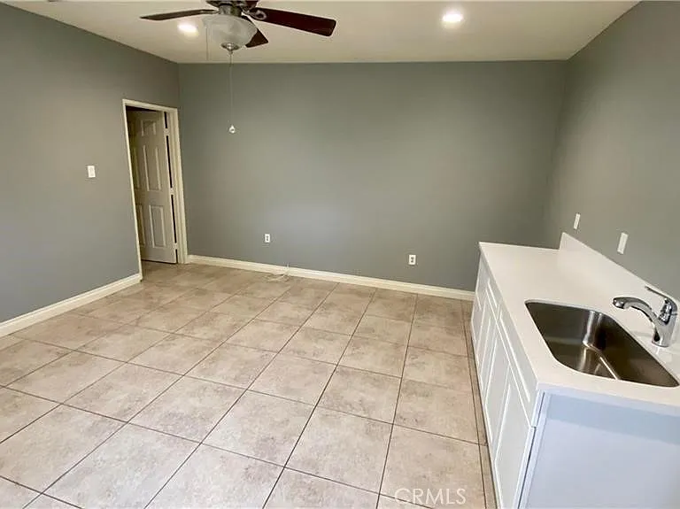 2038 Starhaven St — Photo 2