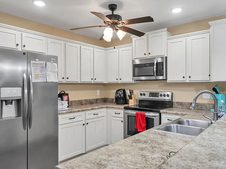 220 Wainwright Dr — Photo 16