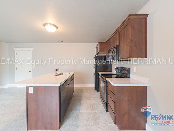 4th image of 14342 S Cobden Ct