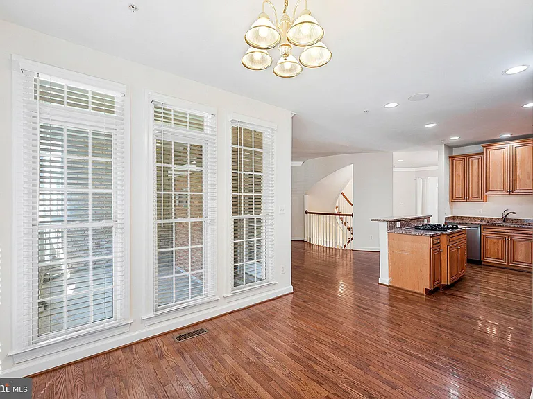 7720 Spoleto Ln — Photo 16