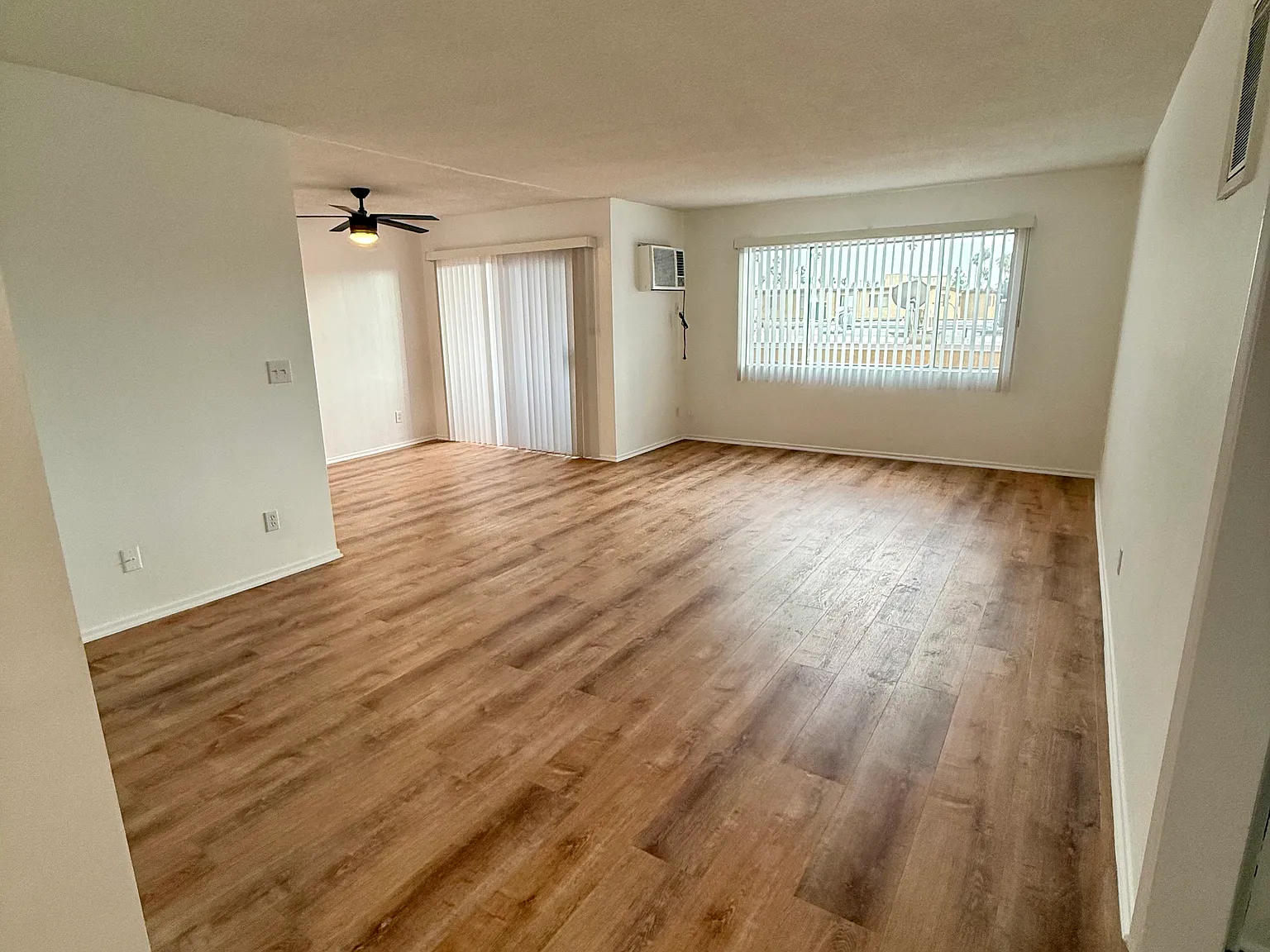 6727 Sylmar Ave — Photo 4