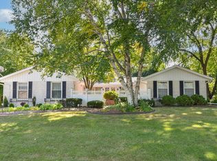 21965 Valiant Dr, Brookfield, WI 53045