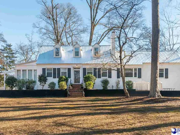 607 3rd St, Cheraw, SC 29520